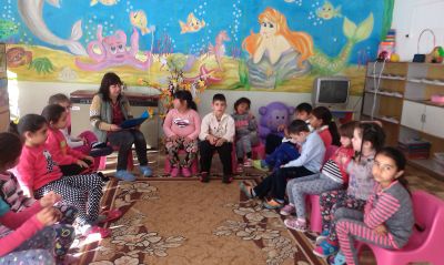 в градината - ДГ Детелина - Оризово